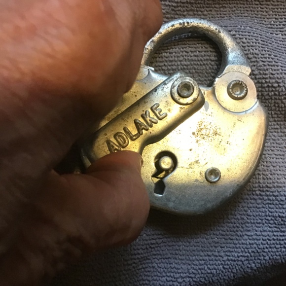 Antique Padlock -  Railroad Padlock - Railroad Collectibles - no key - Picture 3 of 4